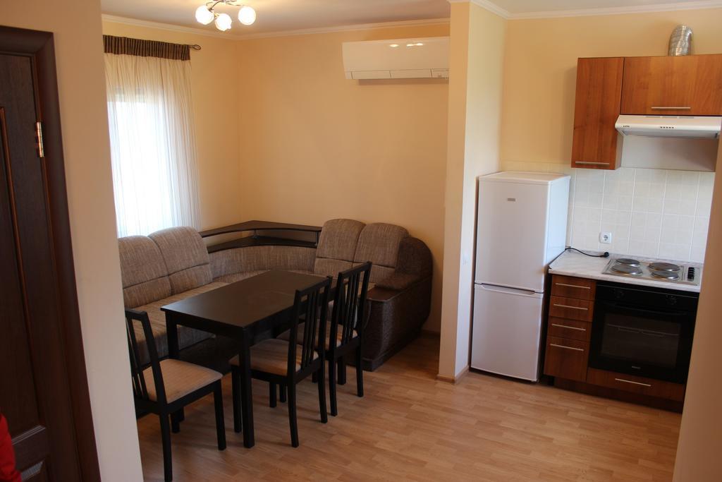 Hotel Promenad زاتوكا المظهر الخارجي الصورة