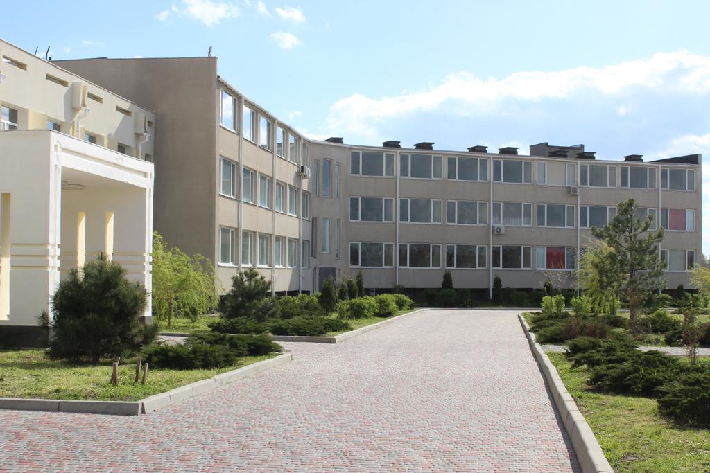 Hotel Promenad زاتوكا المظهر الخارجي الصورة