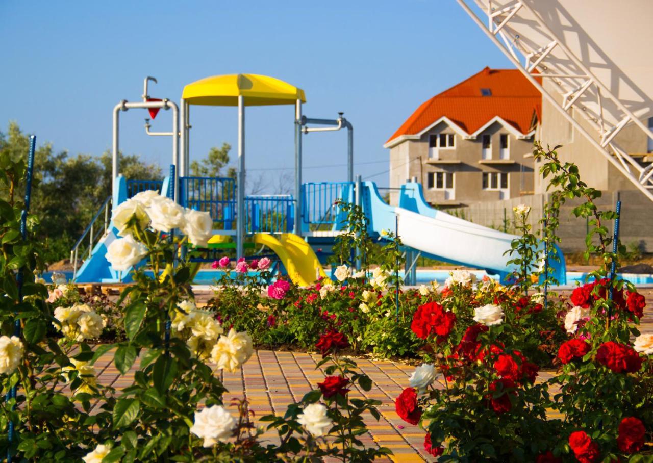 Hotel Promenad زاتوكا المظهر الخارجي الصورة