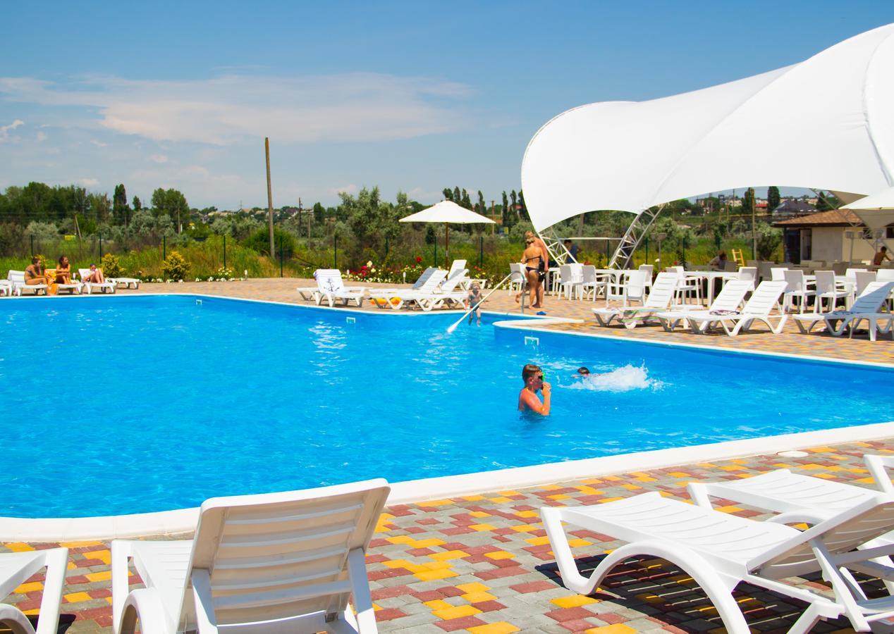 Hotel Promenad زاتوكا المظهر الخارجي الصورة