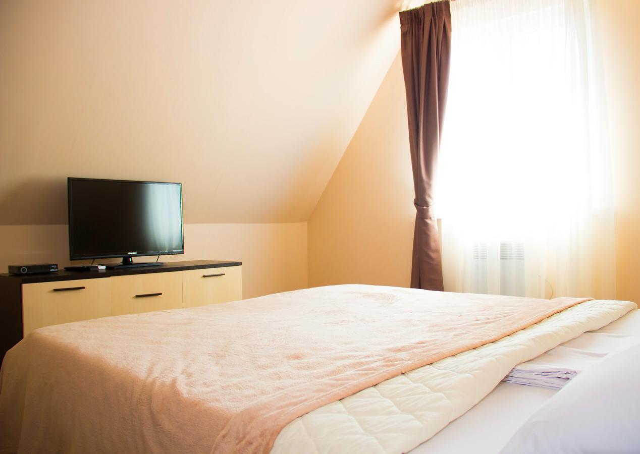 Hotel Promenad زاتوكا المظهر الخارجي الصورة