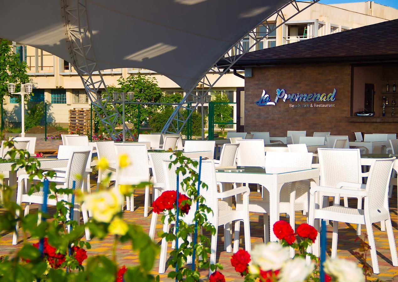 Hotel Promenad زاتوكا المظهر الخارجي الصورة