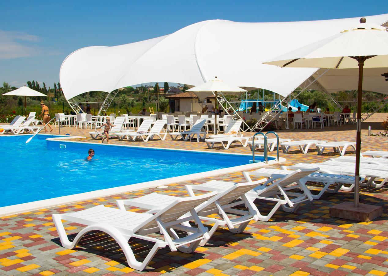Hotel Promenad زاتوكا المظهر الخارجي الصورة