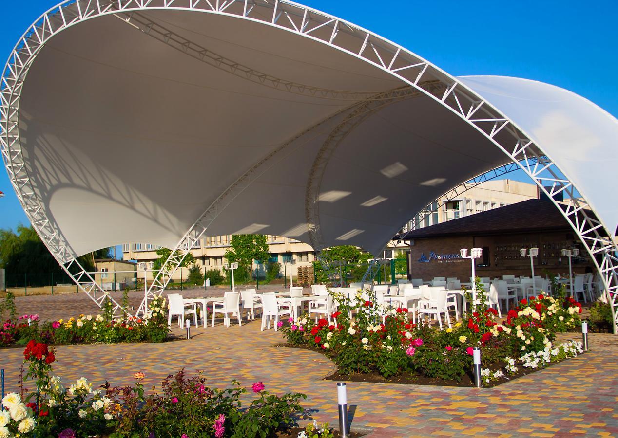 Hotel Promenad زاتوكا المظهر الخارجي الصورة