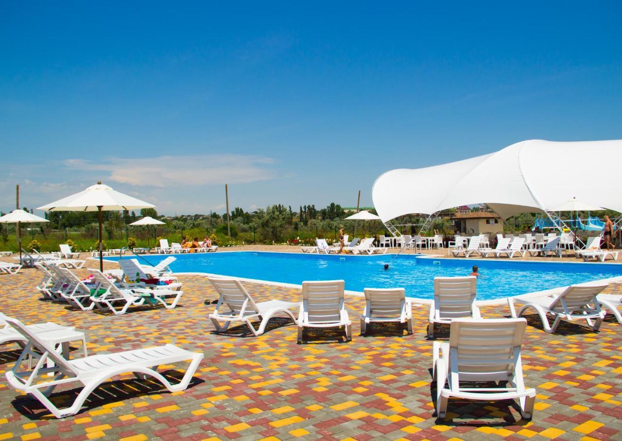 Hotel Promenad زاتوكا المظهر الخارجي الصورة