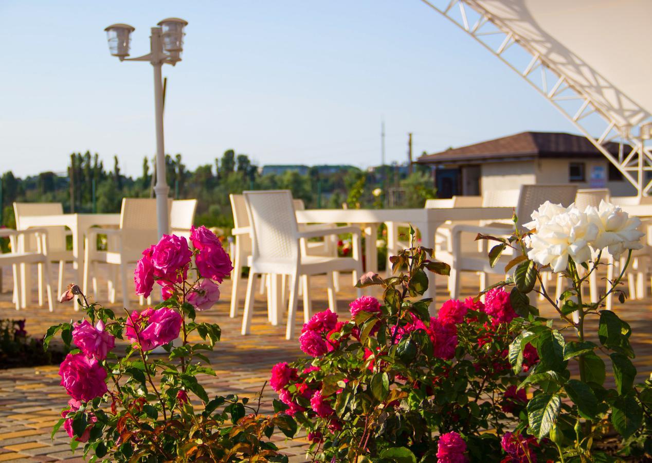 Hotel Promenad زاتوكا المظهر الخارجي الصورة