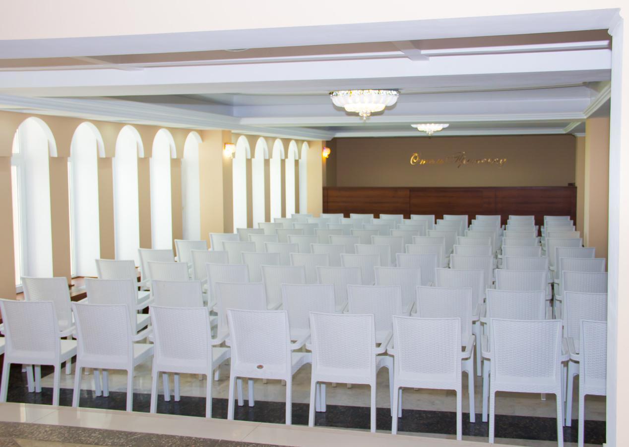 Hotel Promenad زاتوكا المظهر الخارجي الصورة
